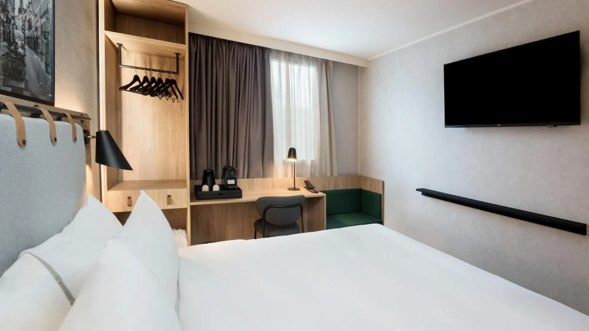 Campanile Nice Aeroport Hotel