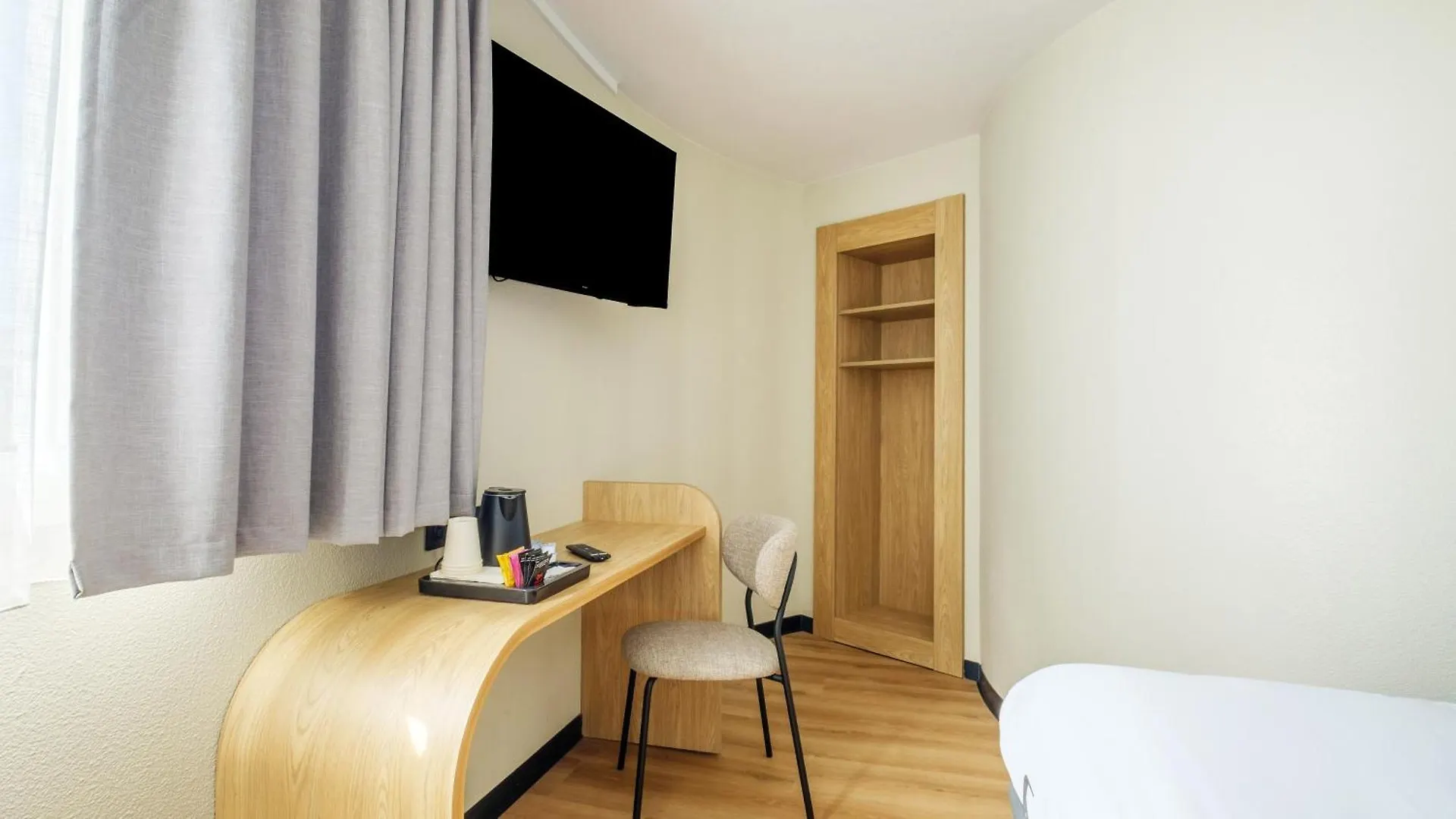 *** Hotel Campanile Nice Aeroport Francja